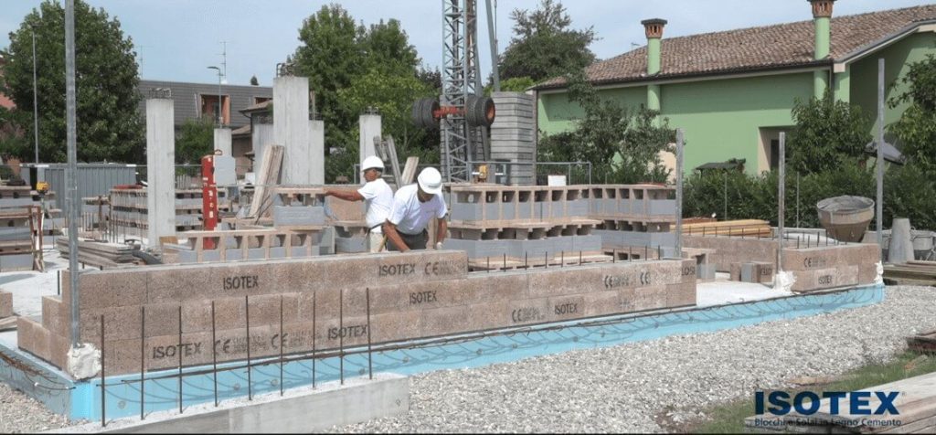 Solo due eoperatori in cantiere